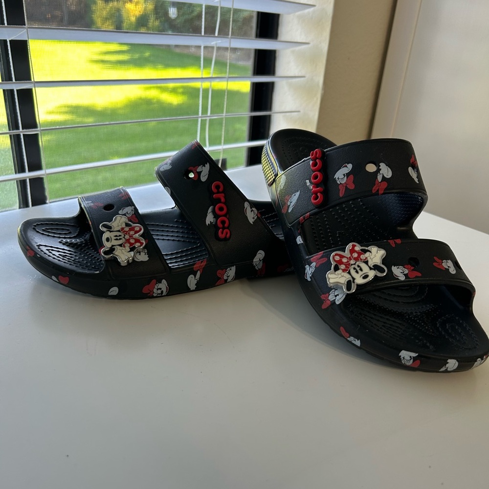 Minnie Mouse Crocs